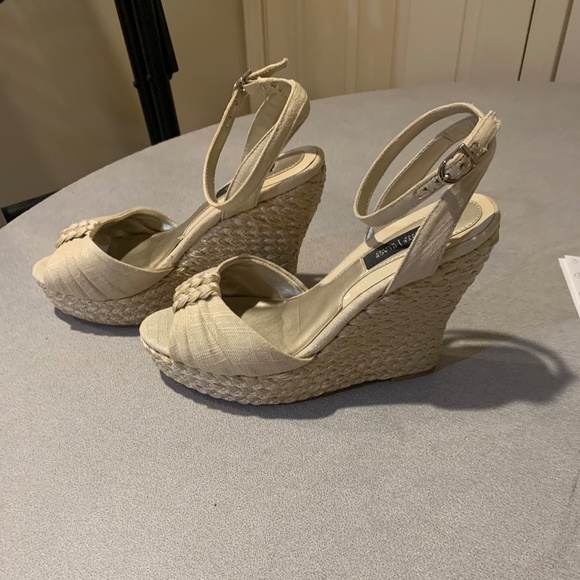 White House Black Market Beige Platform Wedge Sandals sz 8 M - Picture 3 of 7